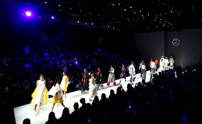 星徽熠彩.灵蕴未来 相约奔驰国际时装周