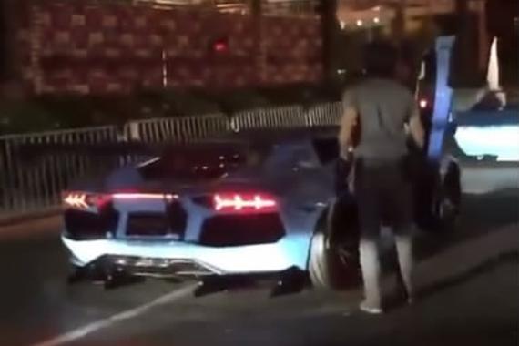 视频：超跑车队混进了一个“捣蛋鬼”