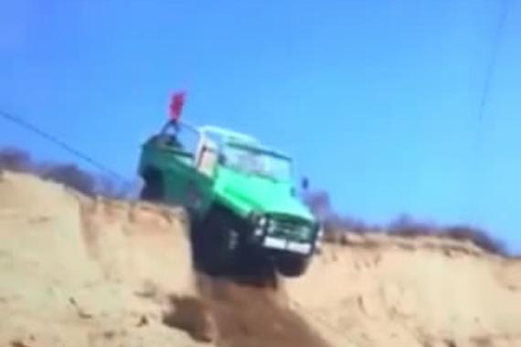 视频：孤陋寡闻！越野玩的都这么野性