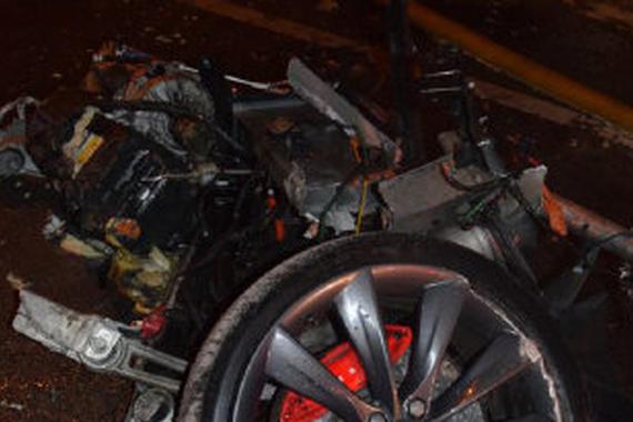 锂电池易燃是主谋 特斯拉发生爆炸事件