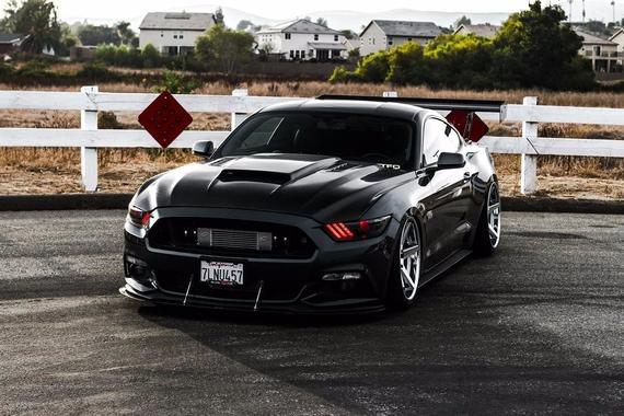 给5.0 V8的福特野马加个大涡轮