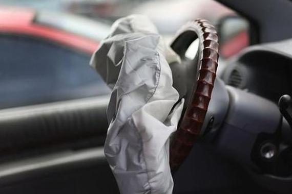 高田气囊召回，车企也要负责？