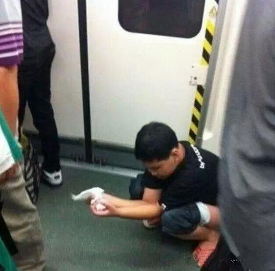 这么大还玩这种东西 让哥哥来教你好不?