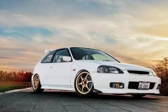 第一台Type-R头衔的本田EK9