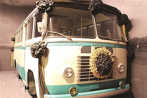 “十里长街送总理”灵车展出