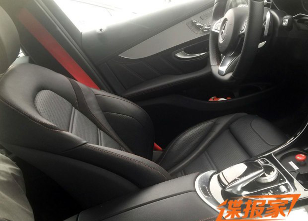 搭载3.0T V6双涡轮+9AT AMG GLC43谍照