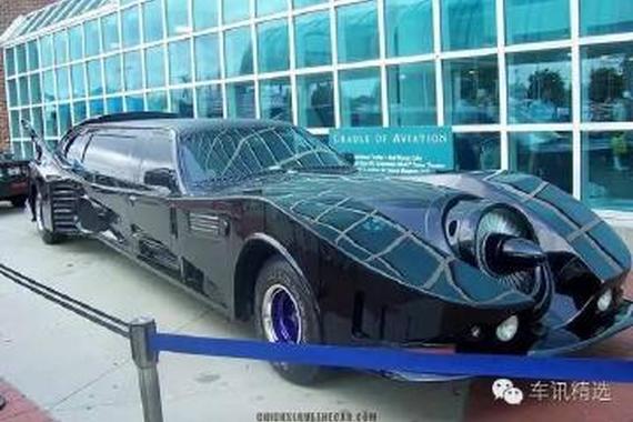 花了3000万就为了复刻加长版蝙蝠战车