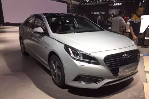 北京现代索九混动版，纯电能跑35km