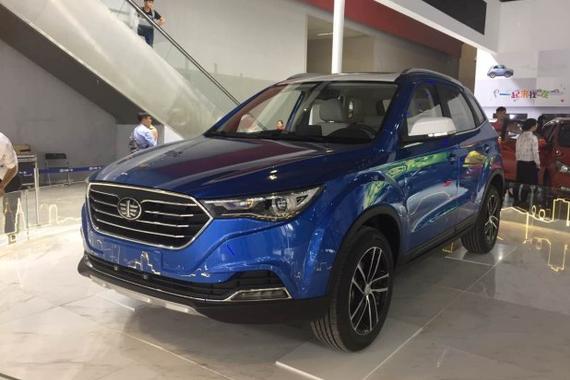 2016广州车展探馆：一汽奔腾X40实车