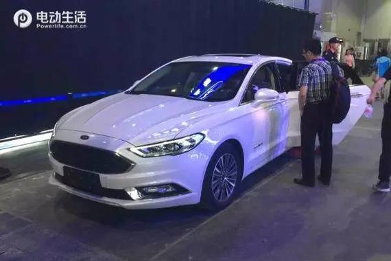2016广州车展探馆 福特蒙迪欧混动现身