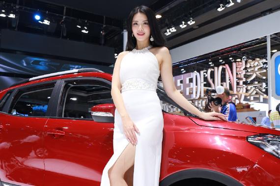 1米8的大长腿，广州车展大长腿盘点