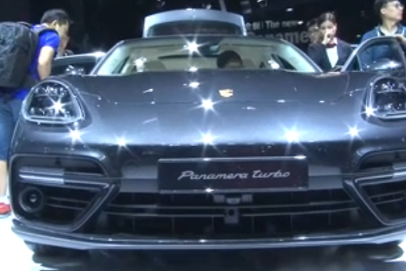 视频：2016广州车展保时捷Panamera