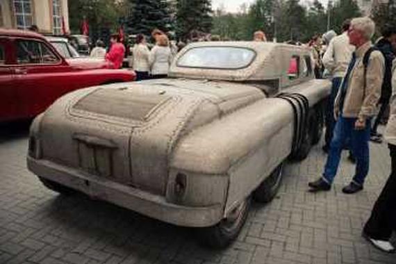 这辆车有八个轮子 但厉害之处却不在陆地