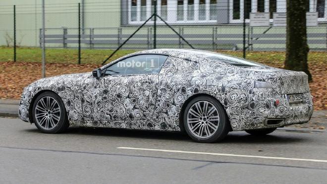 曝宝马新8系软/硬顶谍照 最快2019年亮相