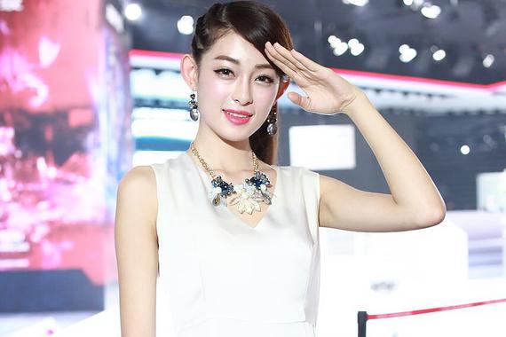 车展美女比车多 便衣模特散发独特味道