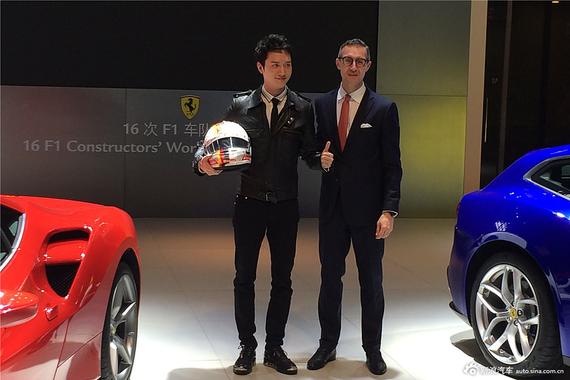 冯绍峰情定“美人鱼“牵手法拉利