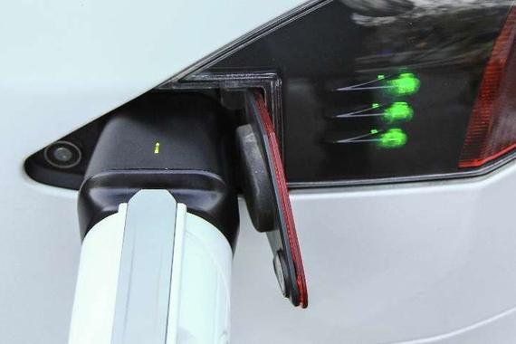 充电更方便 特斯拉推新国标充电适配器