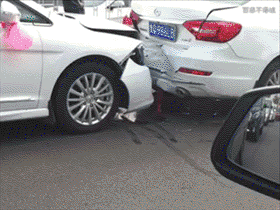 每日趣图|美女公交不许脱裤子,竟然还是内裤?