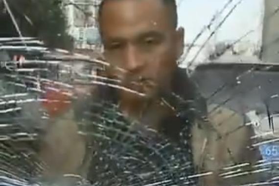 视频：司机看傻了！碰瓷者自导自演