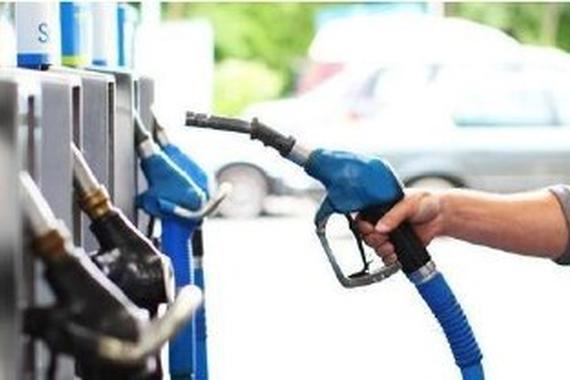 国内油价11月30日油价或上调 加满一箱油多花5.5元