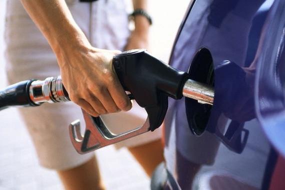成品油价格迎年内第八次上调 每升涨价1毛5
