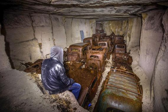 男子本来靠几十辆老爷车发家致富