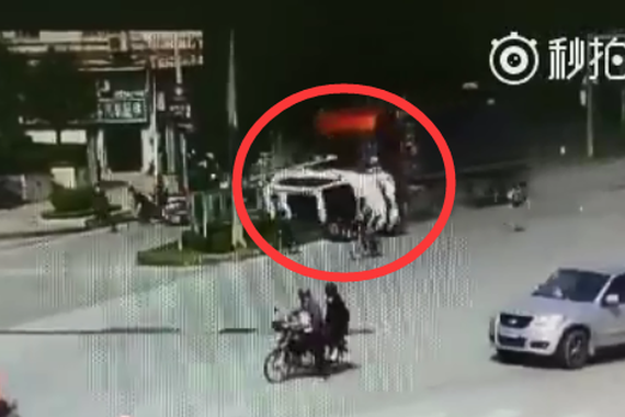 视频：震惊！这司机有多么丧心病狂