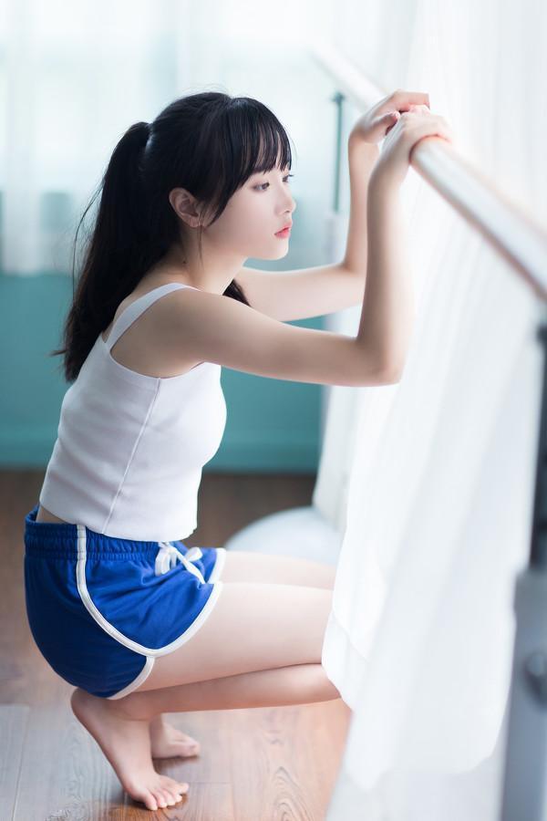 老师蹲下来看见内衣_老师蹲下来和孩子说话(3)