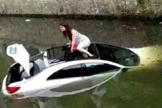 大部分女司机开车只能用随心所欲来形容