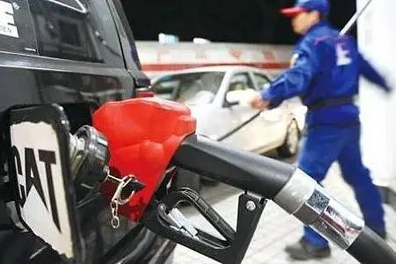 今晚油价要爆涨！深扒2016油价变化的血泪史！