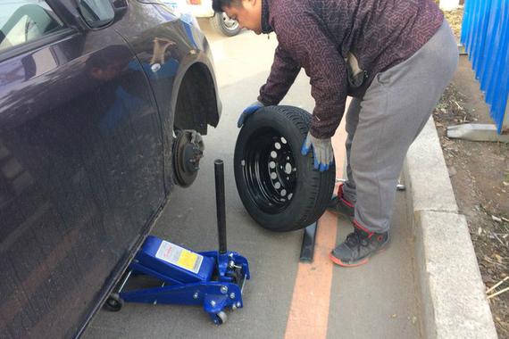 常在路上走 谁能不扎胎