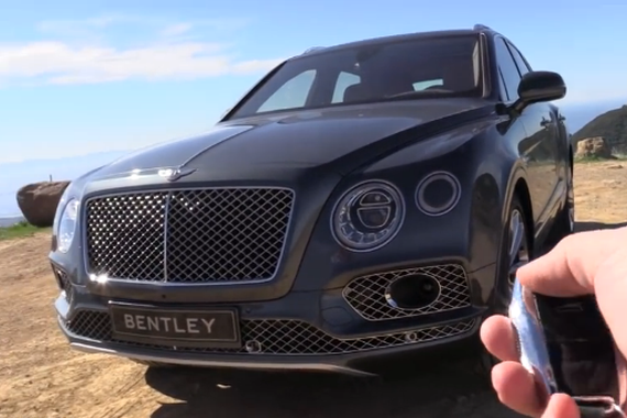 视频：我就是我！宾利添越W12来了