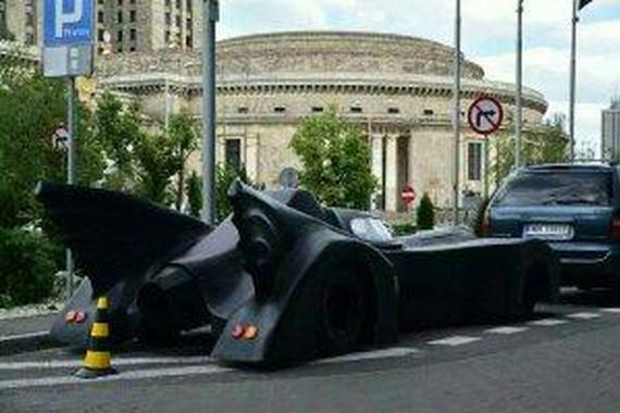 路上偶遇蝙蝠战车有型霸气