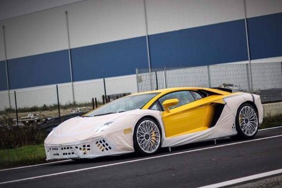 轮圈夸张 Aventador S低伪装实车曝光 
