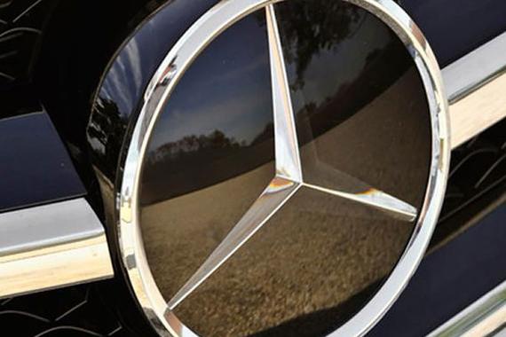 奔驰拟在华建厂生产纯电动车 迎油耗大考