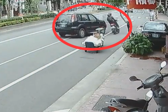 视频：轿车一晃脑袋！骑车男子飞出5米