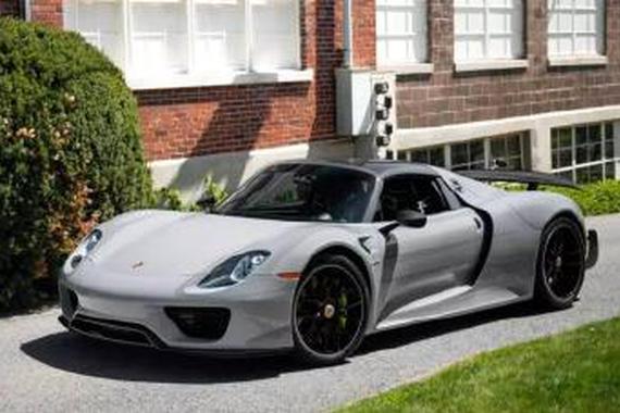 保时捷是靠生产拖拉机发家的