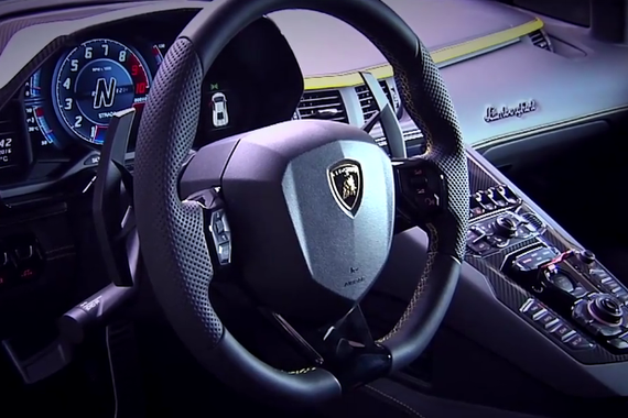 视频:兰博基尼新车 看着口水都出来了