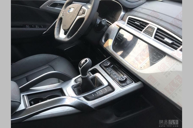 神车将改款！吉利新款博越谍照曝光