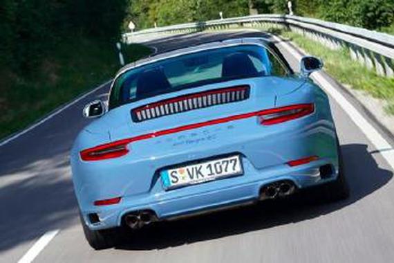 降价11万，还买小一号的保时捷Cayman？