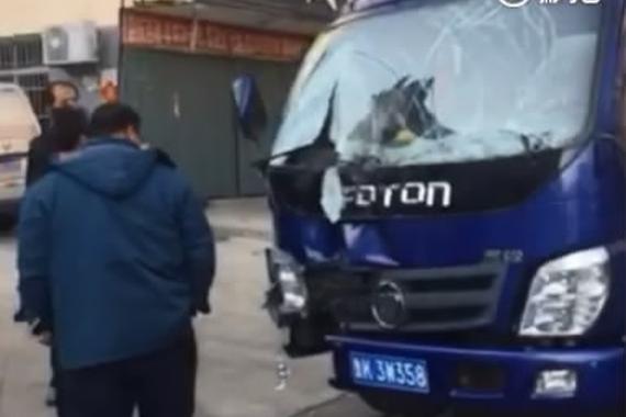 视频：现场一片狼藉！1分钟前发生了什么