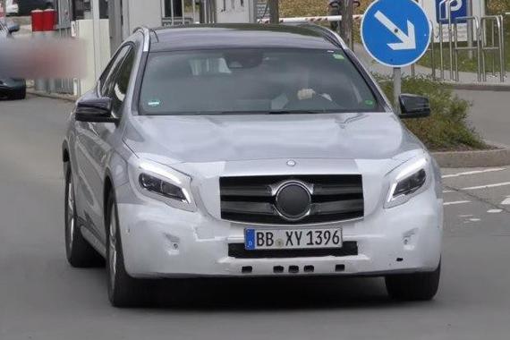 外形激进 2017款奔驰GLA将于北美车展发布