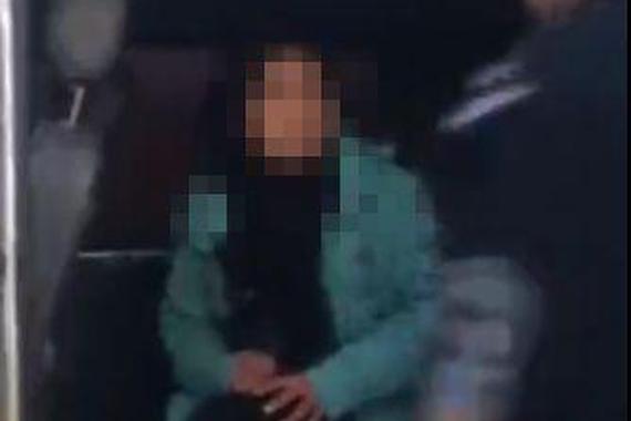 男女车震衣衫不整被抓求别拍