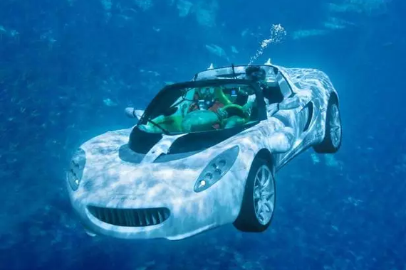 全球首款电动两栖车 颜值碾压奔驰