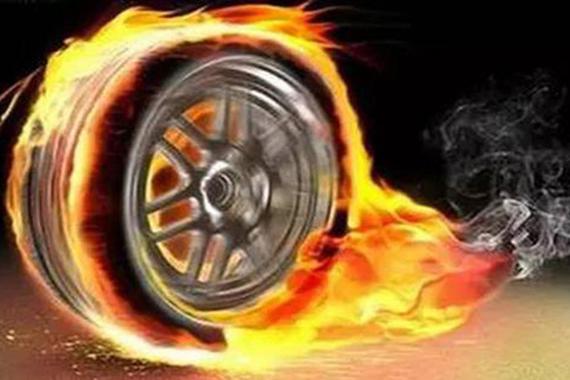 司机必学！遭遇爆胎该如何应对？