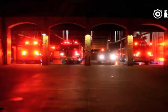 视频：消防队在圣诞节这天出事啦！