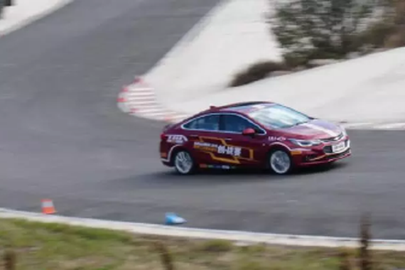 10几万的家用车，什么样的开起来很爽？