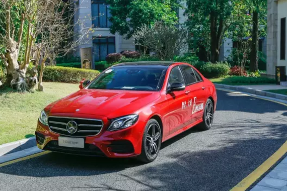 在流行加长加大的今天，它却变短变精致！