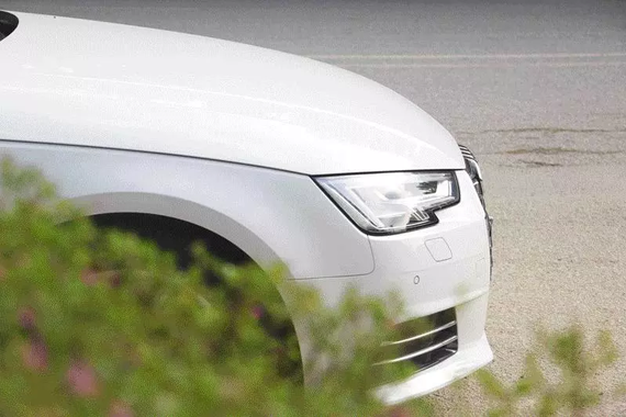 成功人士必备的座驾换成老牌豪华轿车