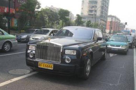 北京最牛一条街，千万超跑随处可见！